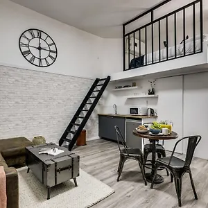https://modern-french-studio-in.fr-paris.fr